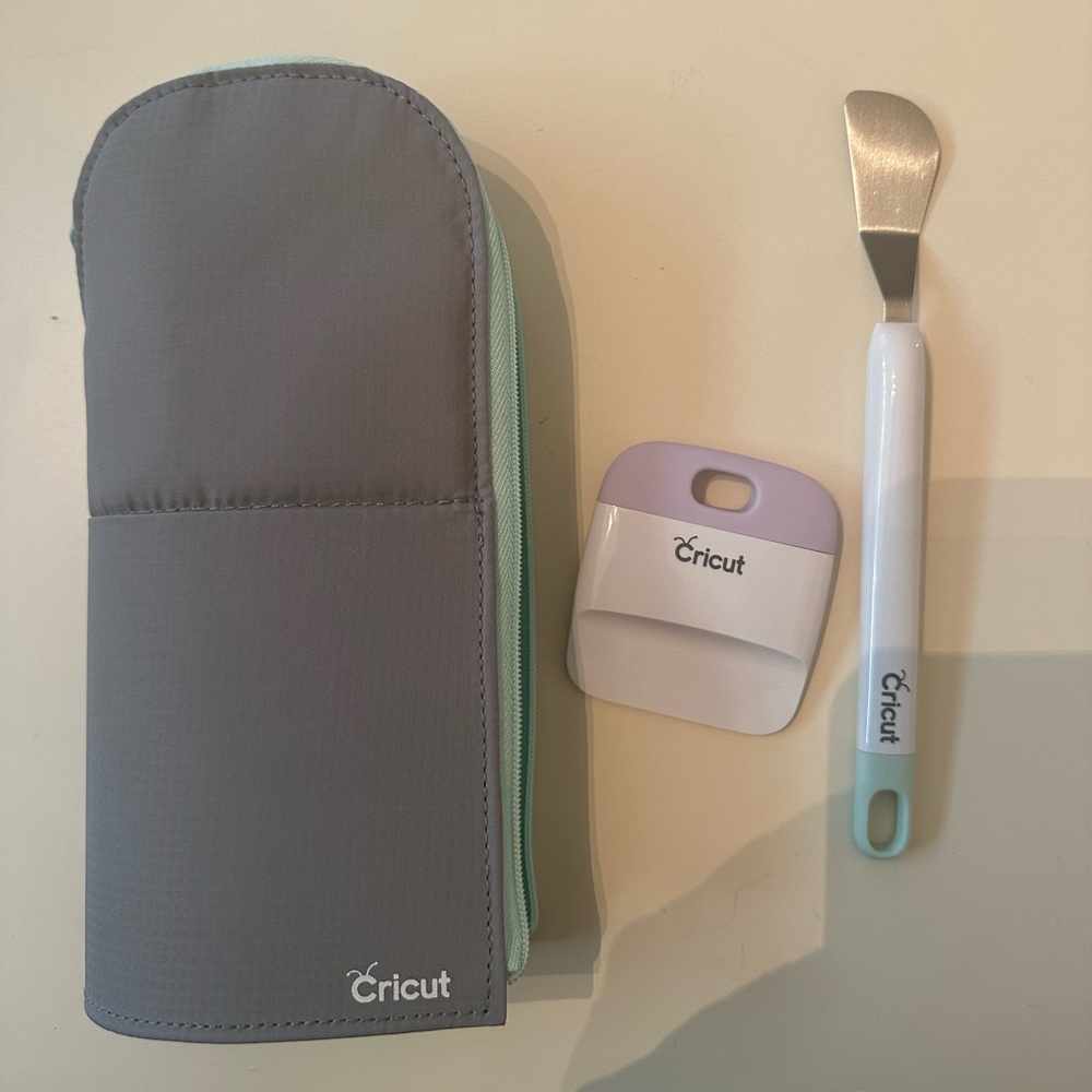 Cricut tools and pouch- new never used.